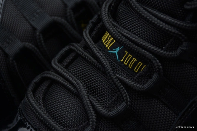 378037-006 11 Blue Jordan Retro Air Gamma 0805